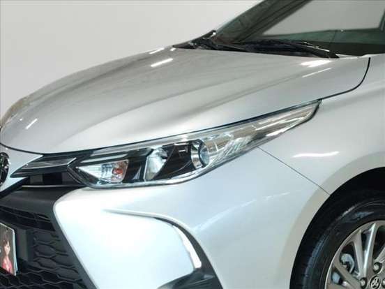 TOYOTA-YARIS-2023