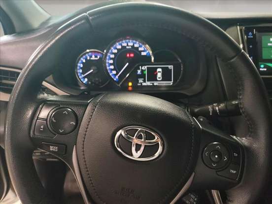 TOYOTA-YARIS-2023