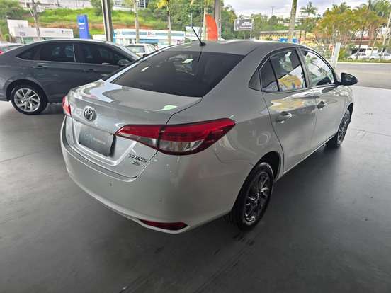 TOYOTA-YARIS-2024