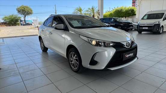 TOYOTA-YARIS-2023