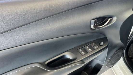 TOYOTA-YARIS-2023