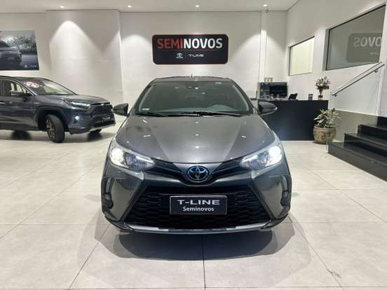 TOYOTA-YARIS-2023