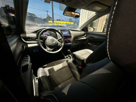 TOYOTA-YARIS-2023