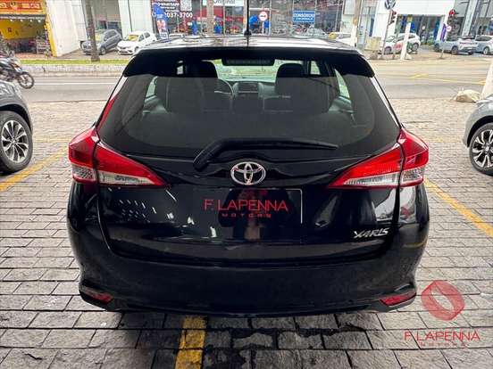 TOYOTA-YARIS-2024