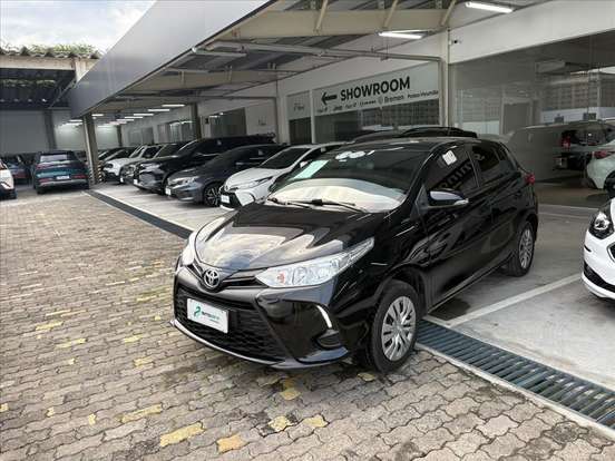 TOYOTA-YARIS-2022