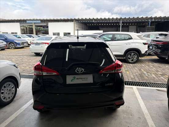 TOYOTA-YARIS-2022