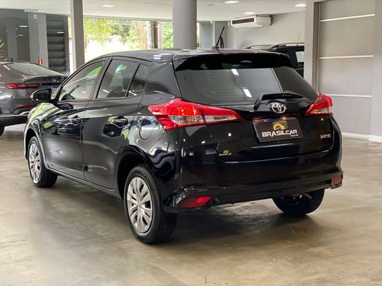 TOYOTA-YARIS-2024