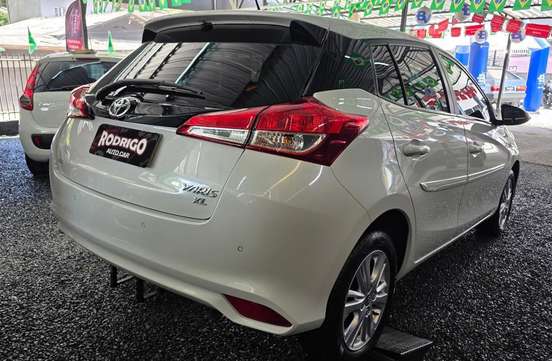 TOYOTA-YARIS-2019