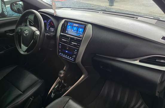 TOYOTA-YARIS-2019