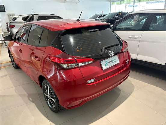 TOYOTA-YARIS-2021