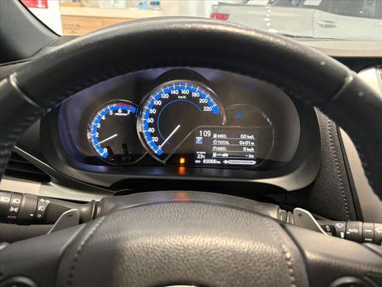 TOYOTA-YARIS-2021