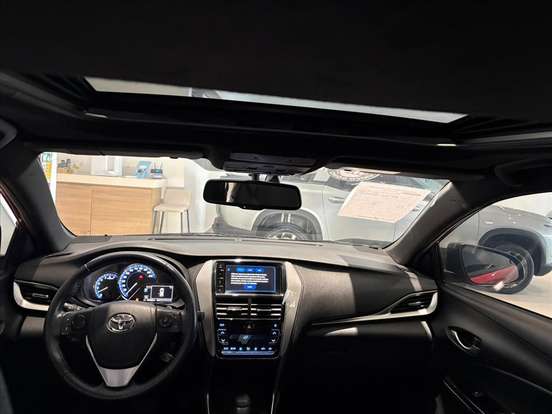 TOYOTA-YARIS-2021