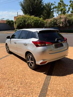 TOYOTA-YARIS-2018