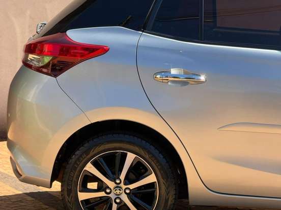 TOYOTA-YARIS-1.5 16V FLEX XLS MULTIDRIVE TOYOTA-YARIS-2018