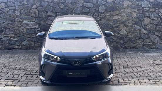 TOYOTA-YARIS-2022
