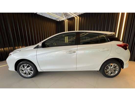 TOYOTA-YARIS-2022