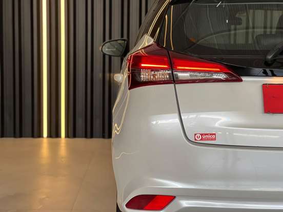 TOYOTA-YARIS-2022