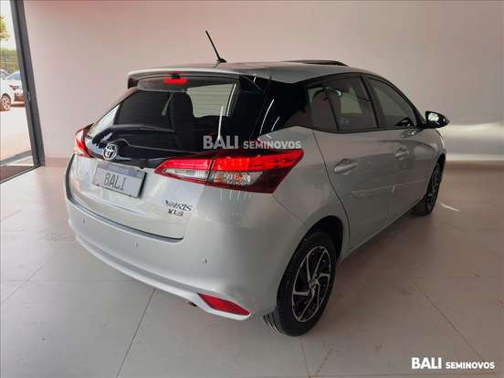 TOYOTA-YARIS-2022