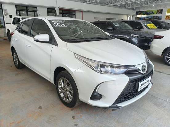 TOYOTA-YARIS-2024