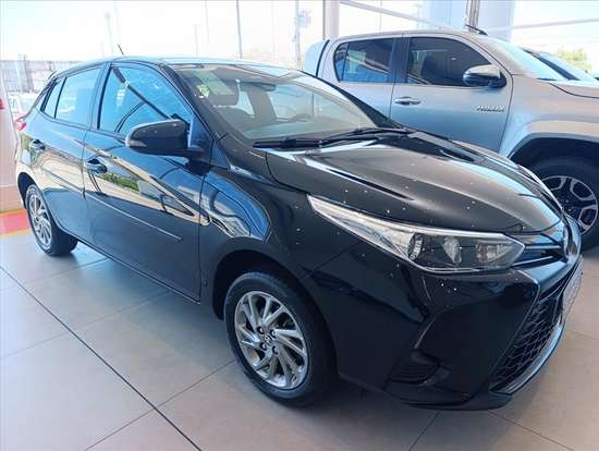 TOYOTA-YARIS-2023