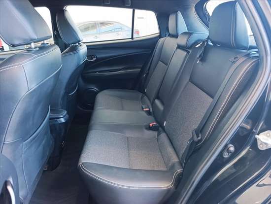 TOYOTA-YARIS-2023