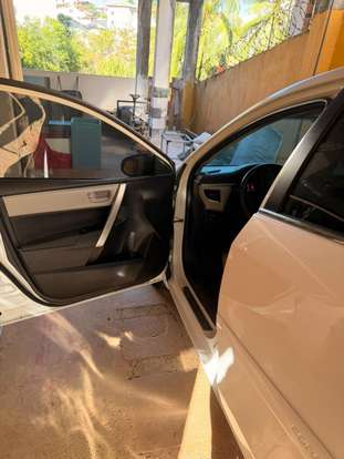 TOYOTA-COROLLA-2015