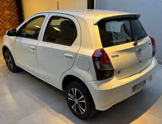 TOYOTA-ETIOS-1.3 X 16V FLEX 4P AUTOMÁTICO TOYOTA-ETIOS-2019