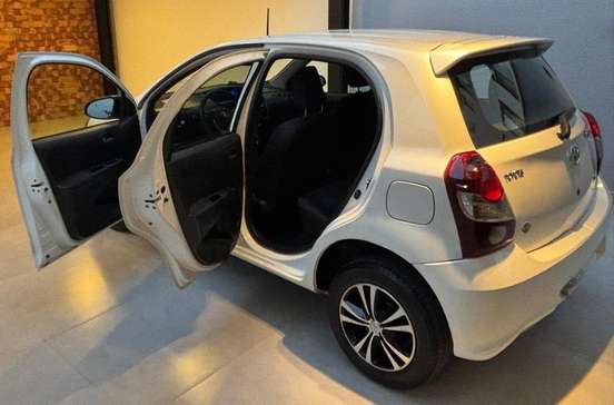 TOYOTA-ETIOS-1.3 X 16V FLEX 4P AUTOMÁTICO TOYOTA-ETIOS-2019