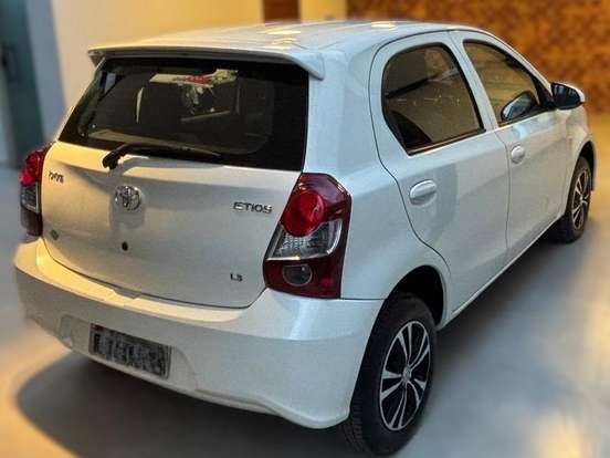 TOYOTA-ETIOS-1.3 X 16V FLEX 4P AUTOMÁTICO TOYOTA-ETIOS-2019