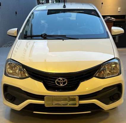 TOYOTA-ETIOS-2019