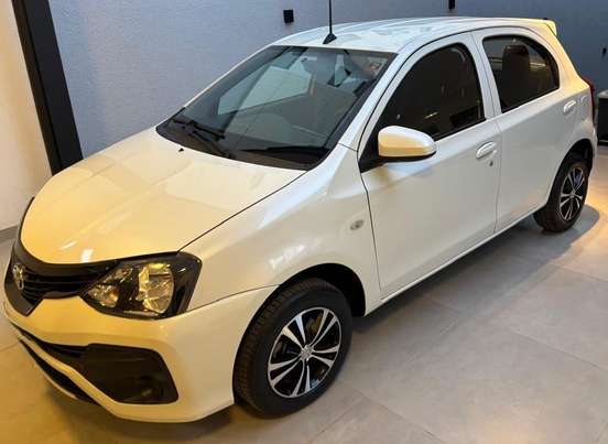TOYOTA-ETIOS-2019