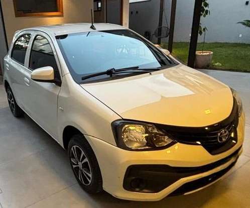 TOYOTA-ETIOS-2019