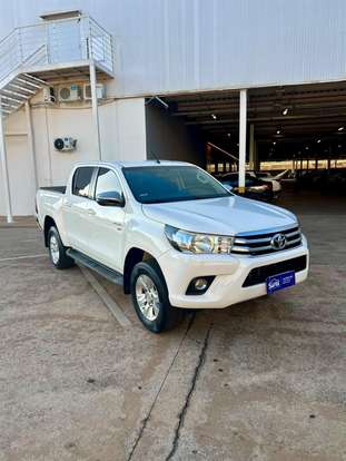 TOYOTA-HILUX-2017