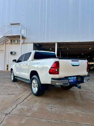 TOYOTA-HILUX-2.7 SR 4X2 CD 16V FLEX 4P MANUAL TOYOTA-HILUX-2017