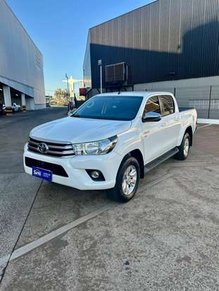 TOYOTA-HILUX-2.7 SR 4X2 CD 16V FLEX 4P MANUAL TOYOTA-HILUX-2017