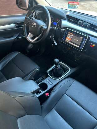 TOYOTA-HILUX-2017