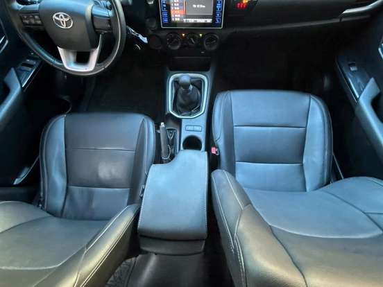 TOYOTA-HILUX-2.7 SR 4X2 CD 16V FLEX 4P MANUAL TOYOTA-HILUX-2017