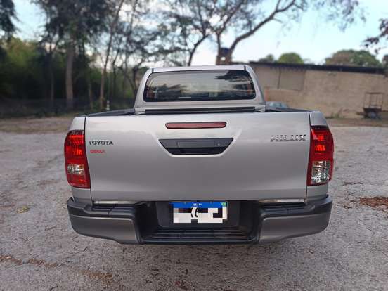TOYOTA-HILUX-2025