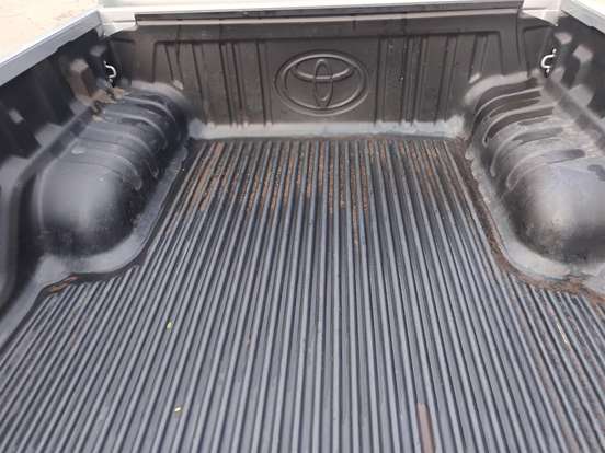 TOYOTA-HILUX-2025