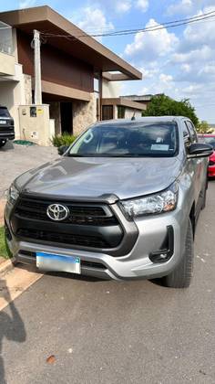 TOYOTA HILUX 2.8 D-4D TURBO DIESEL CD SR 4X4 AUTOMÁTICO