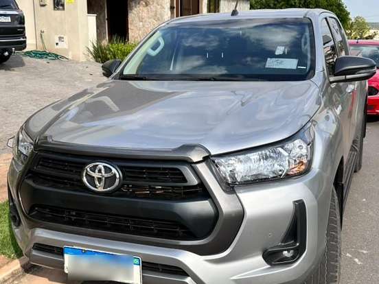 TOYOTA-HILUX-2.8 D-4D TURBO DIESEL CD SR 4X4 AUTOMÁTICO TOYOTA-HILUX-2023