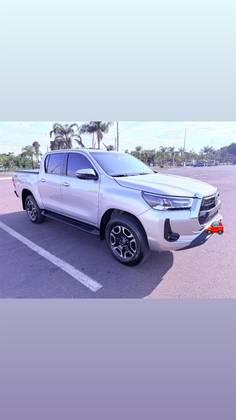 TOYOTA HILUX 2.8 D-4D TURBO DIESEL CD SRX 4X4 AUTOMÁTICO