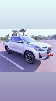 TOYOTA-HILUX-2024