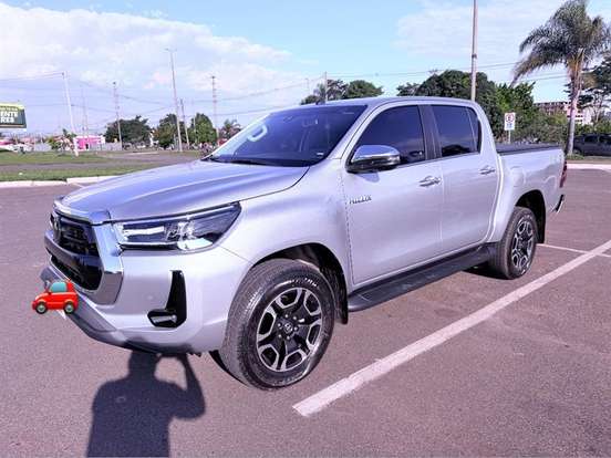 TOYOTA-HILUX-2.8 D-4D TURBO DIESEL CD SRX 4X4 AUTOMÁTICO TOYOTA-HILUX-2024