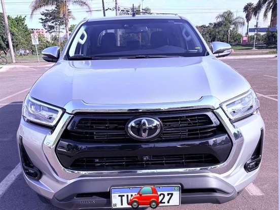 TOYOTA-HILUX-2.8 D-4D TURBO DIESEL CD SRX 4X4 AUTOMÁTICO TOYOTA-HILUX-2024
