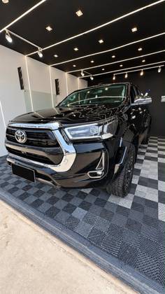 TOYOTA HILUX 2.8 D-4D TURBO DIESEL CD SRX PLUS 4X4 AUTOMÁTICO