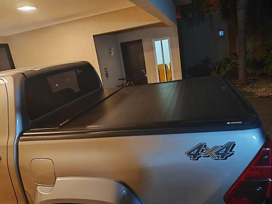 TOYOTA-HILUX-2.8 D-4D TURBO DIESEL CD SRX PLUS 4X4 AUTOMÁTICO TOYOTA-HILUX-2024