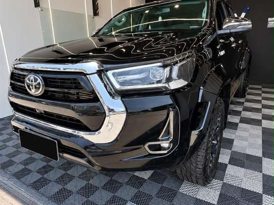 TOYOTA-HILUX-2.8 D-4D TURBO DIESEL CD SRX PLUS 4X4 AUTOMÁTICO TOYOTA-HILUX-2024