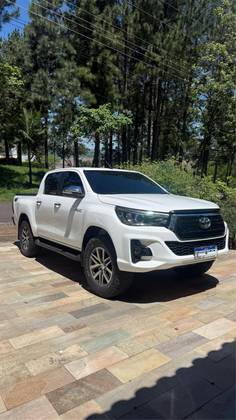 TOYOTA HILUX 2.8 SRX 4X4 CD 16V DIESEL 4P AUTOMÁTICO