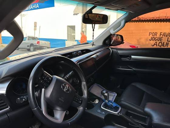 TOYOTA HILUX 2.8 SRX 4X4 CD 16V DIESEL 4P AUTOMÁTICO